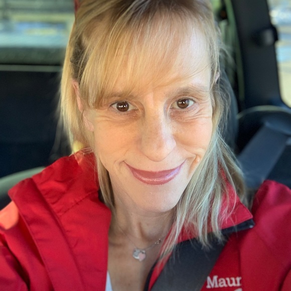 Meet your Posher, Jennifer - Picture 3 of 11